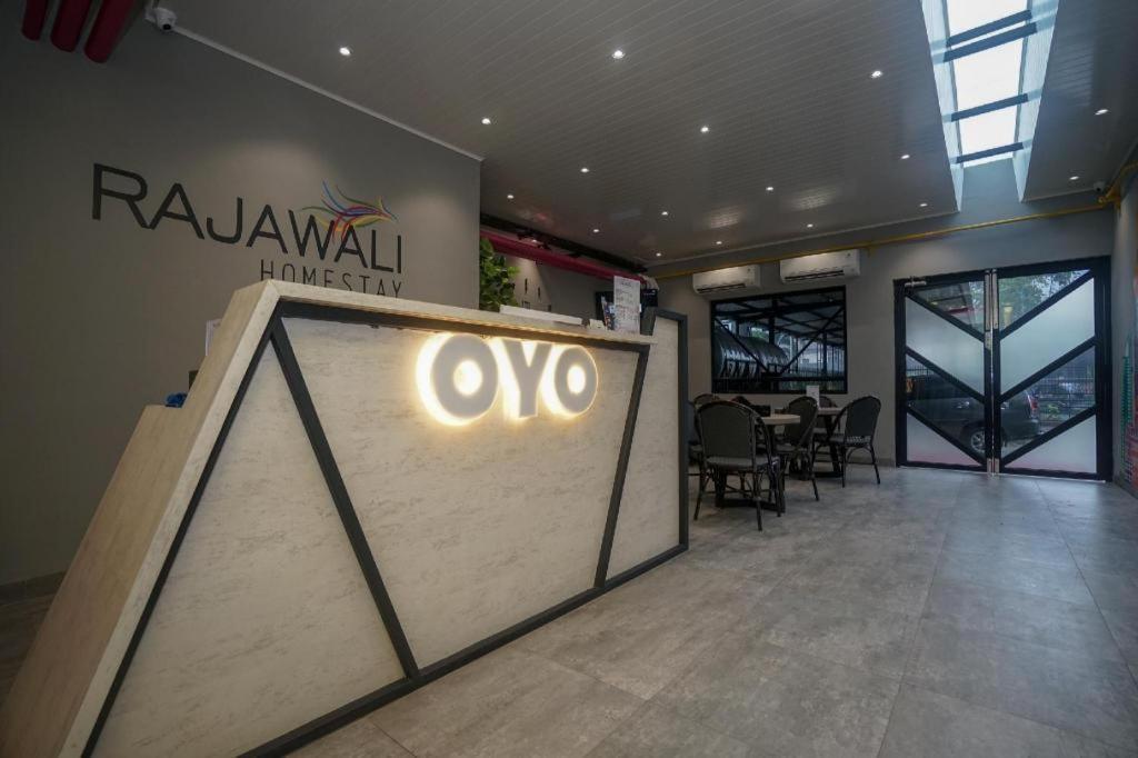 Oyo 568 Rajawali Homestay Palembang Exterior photo