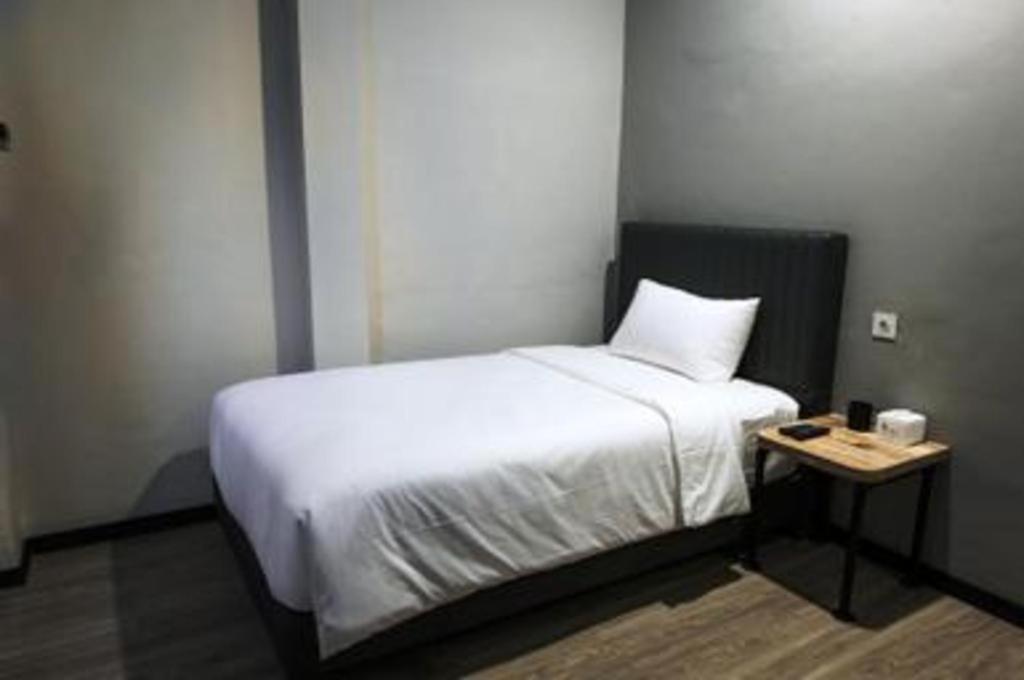 Oyo 568 Rajawali Homestay Palembang Exterior photo