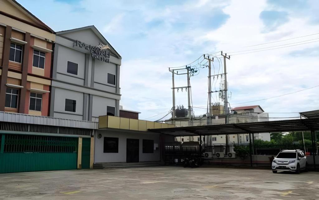 Oyo 568 Rajawali Homestay Palembang Exterior photo